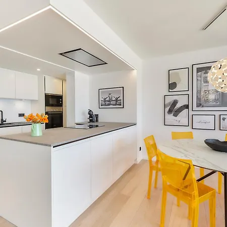 Lecomte - Oceanfront 206 * Ostend